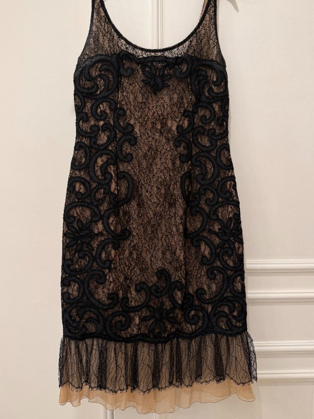 Carmen Valvo Black Lace Soutache Overlay Cocktail Dress Nude Lining Ruffle Hem
